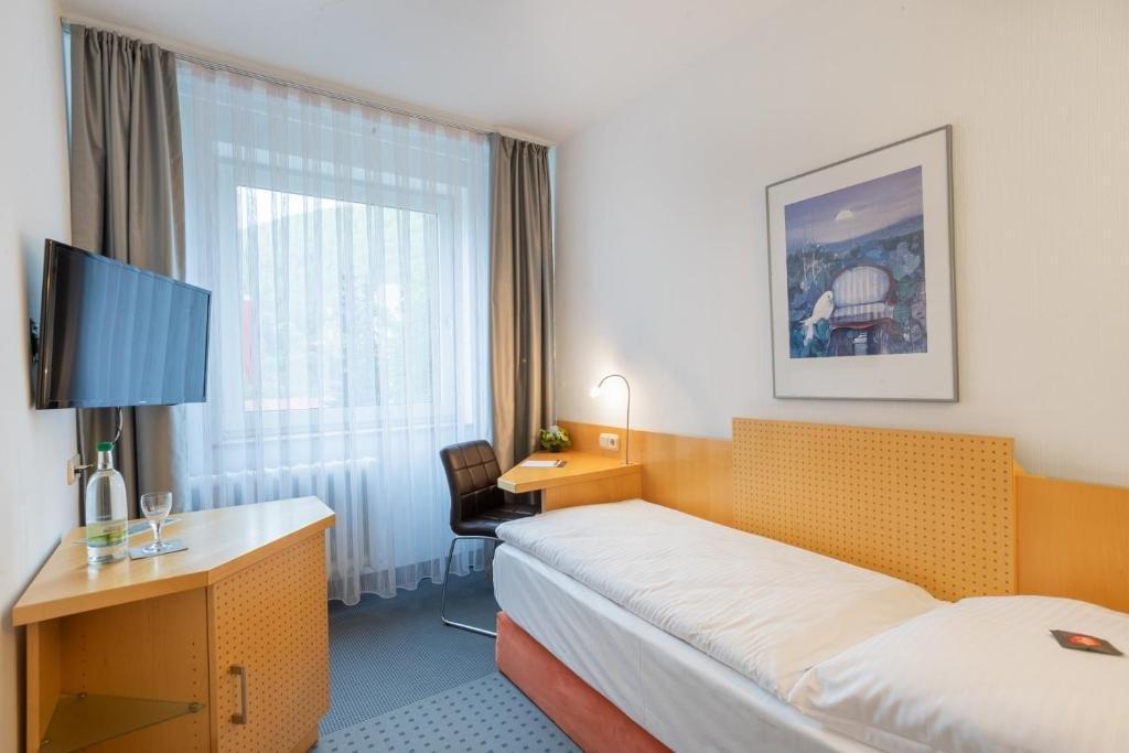 Achat Hotel Suhl Bagian luar foto
