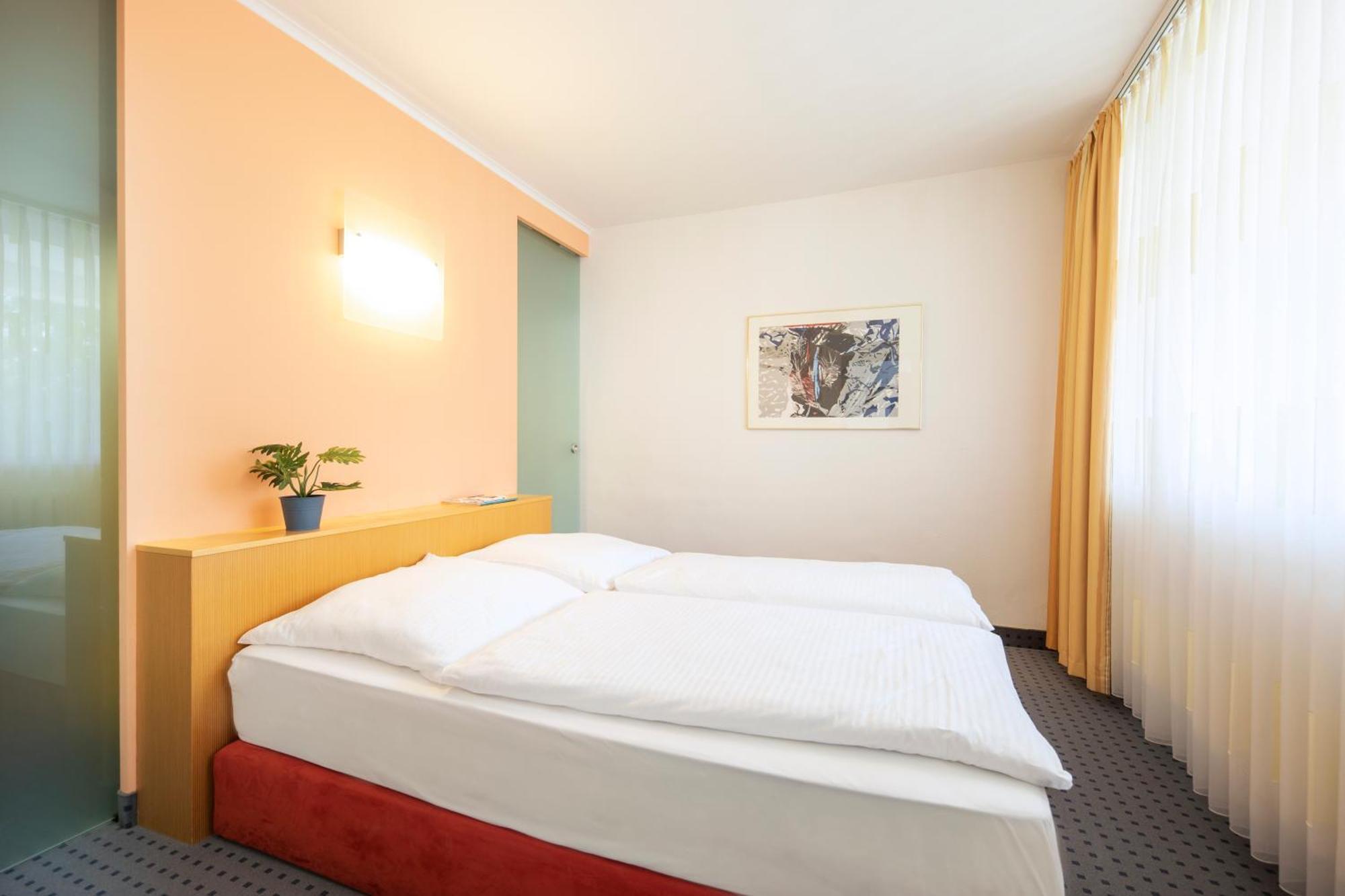 Achat Hotel Suhl Bagian luar foto