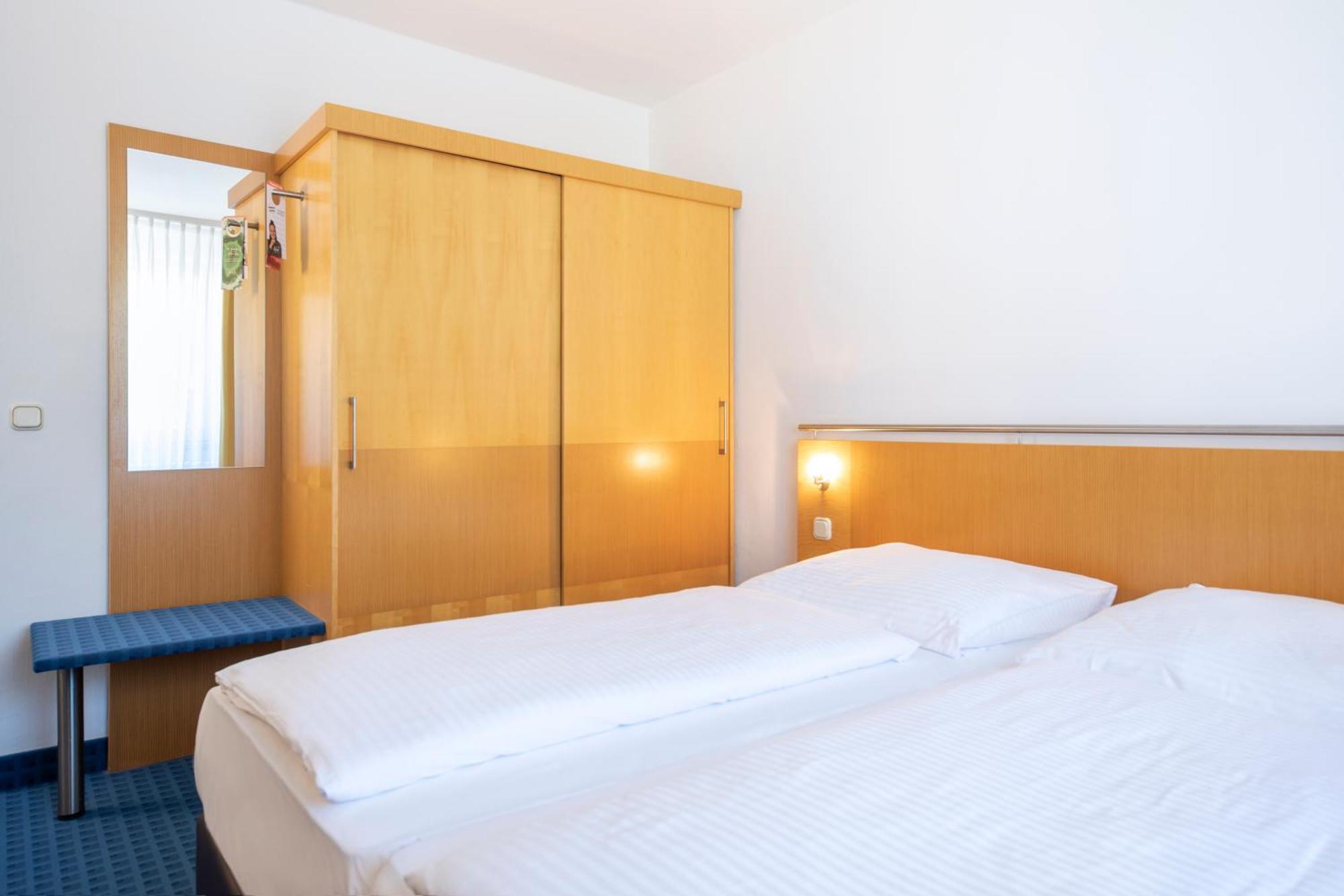 Achat Hotel Suhl Bagian luar foto