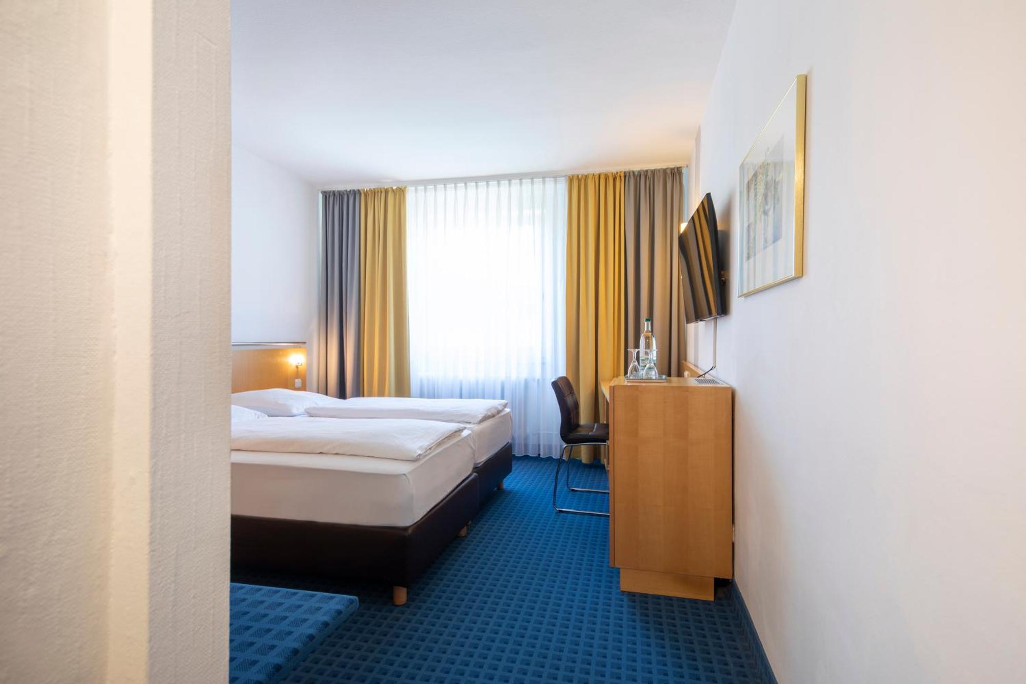 Achat Hotel Suhl Bagian luar foto