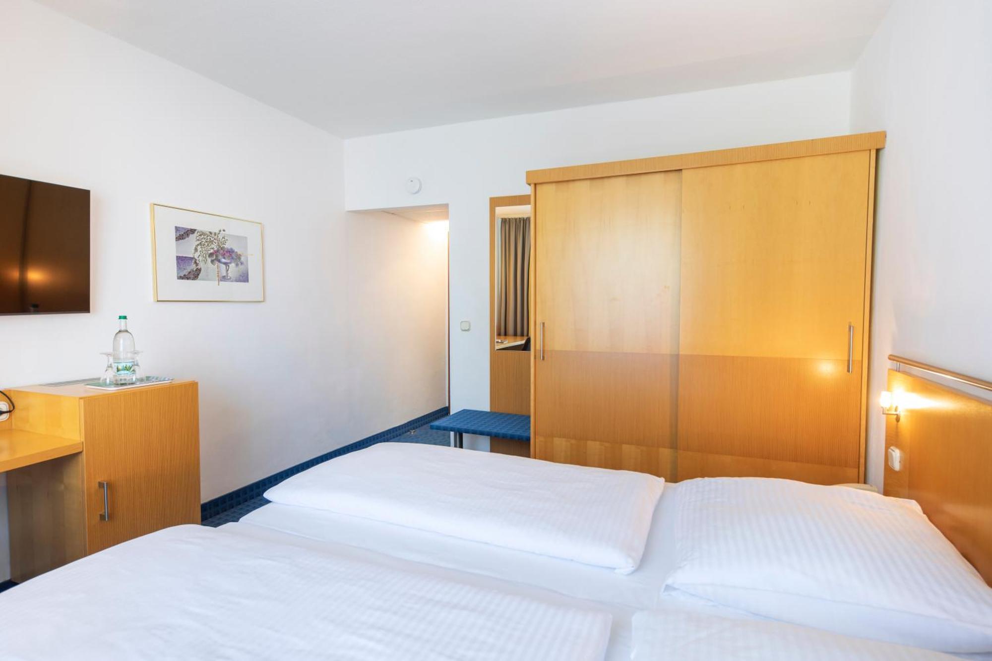 Achat Hotel Suhl Bagian luar foto
