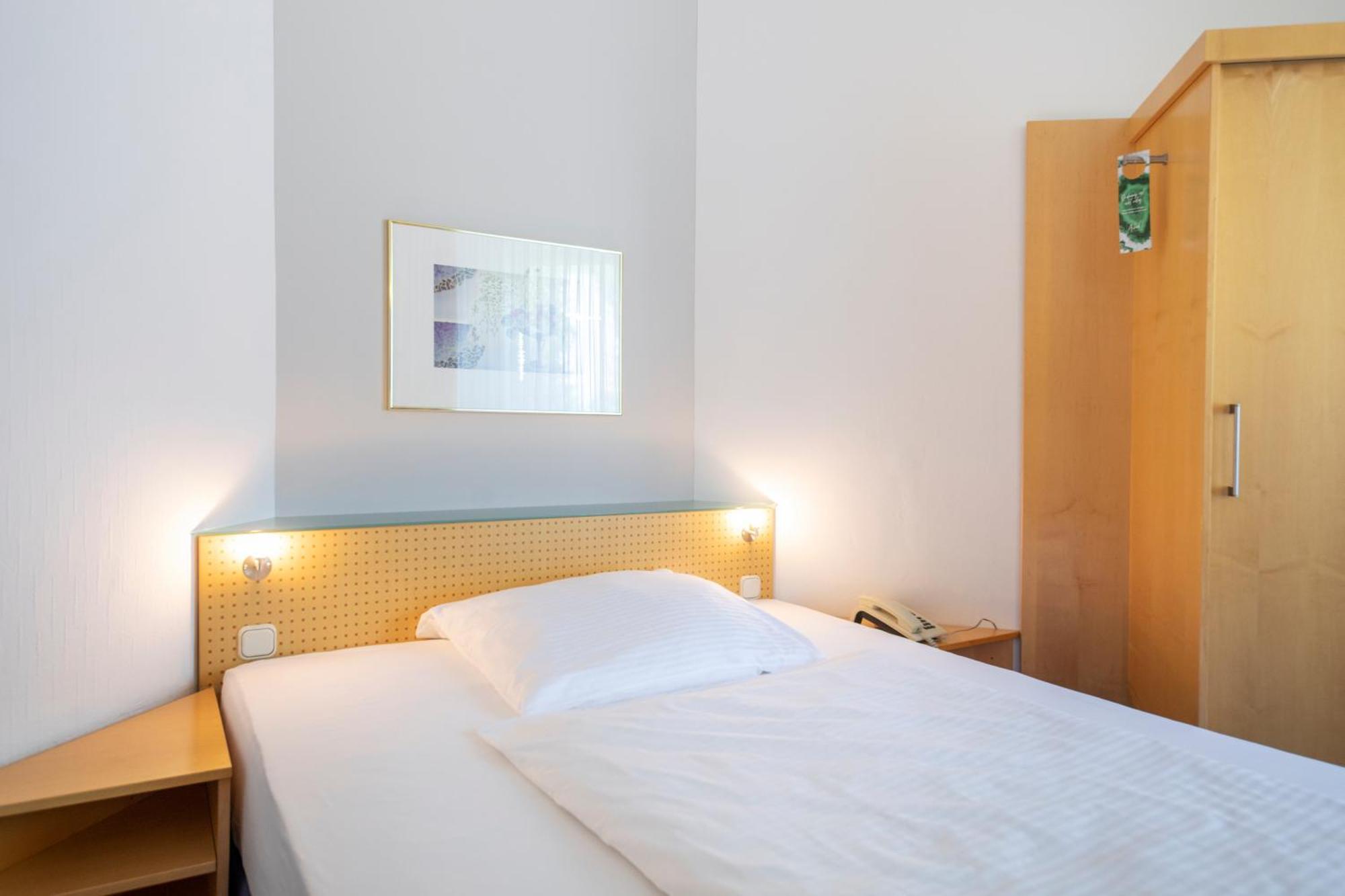 Achat Hotel Suhl Bagian luar foto